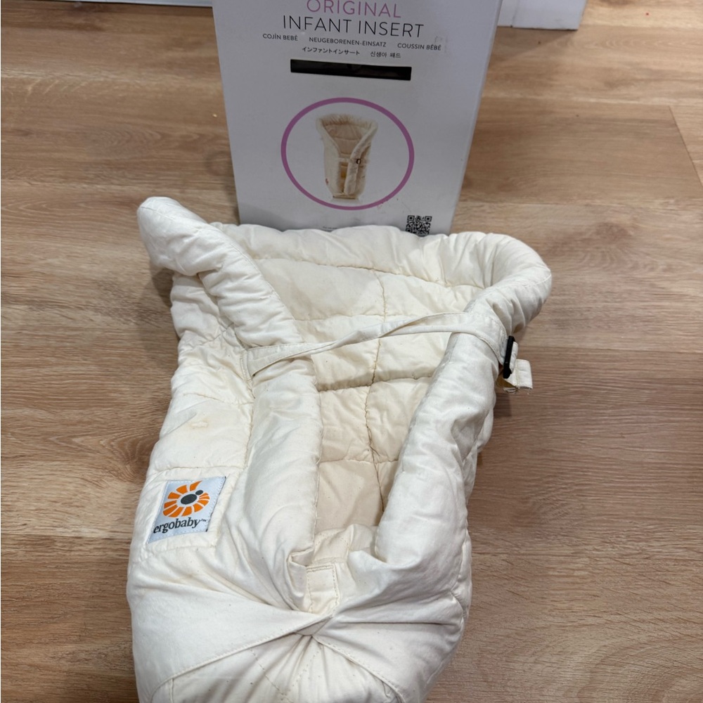Ergo baby infant insert